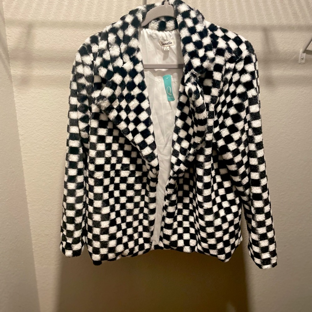 Black and white checkered large jacket